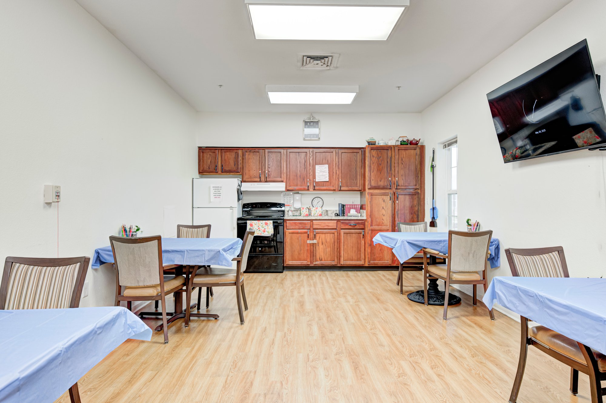 DGPL-AL-activity room-014