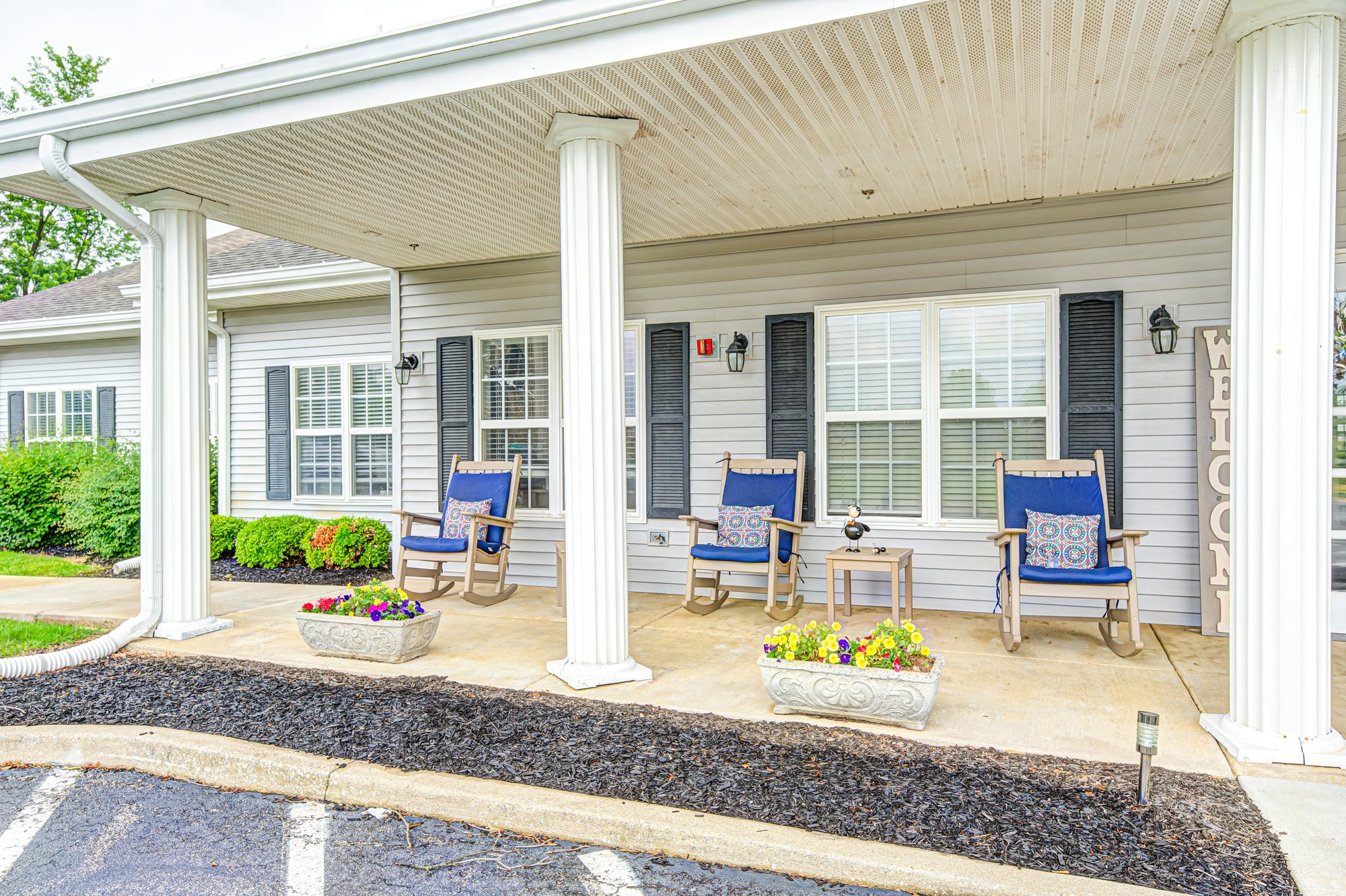 DGPL-AL-porch-034